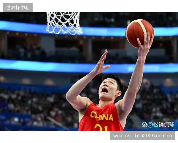 胡金秋统治禁区激活广厦进攻,球队依靠拼抢篮板艰难扳回一城。 胡金秋统治禁区激活广厦进攻,球队依靠拼抢篮板艰难扳回一城。